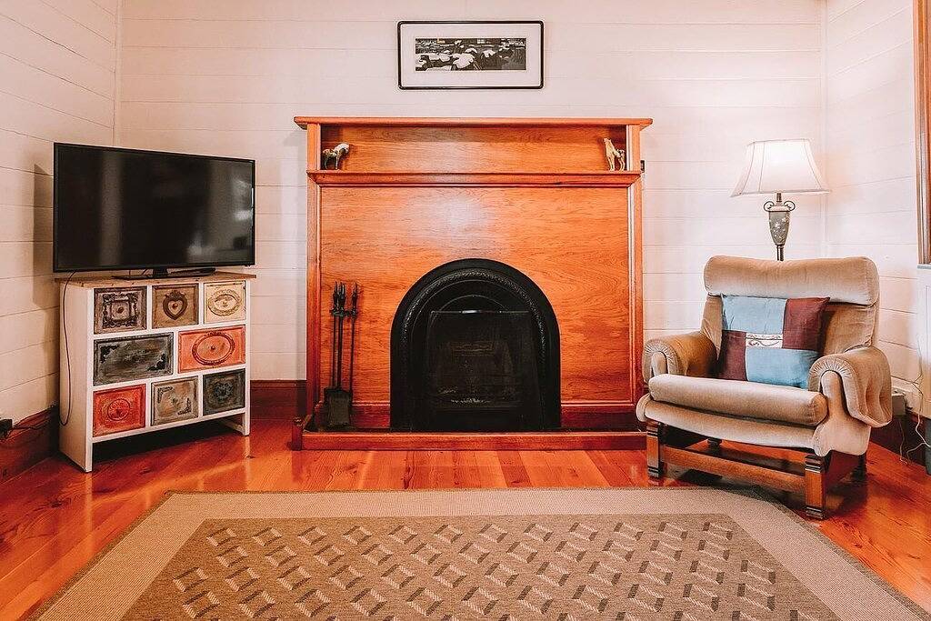 Sunset Cottage by the Bay, With Fire, Pet Friendly in Portarlington, Bellarine