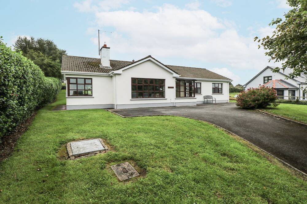 Brow O' The Hill, pet friendly in Ballyshannon, County Donegal in Donegal, County Donegal