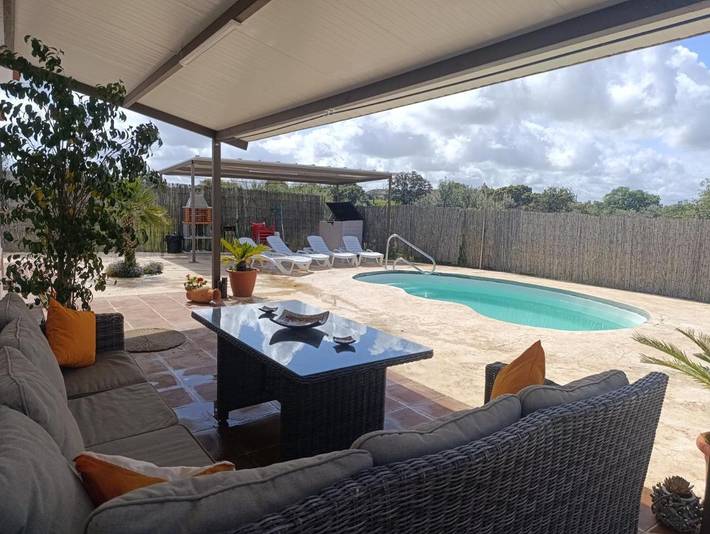 Casa rural para 6 personas, con piscina además de jardín y vistas, Se admiten mascotas en La Carlota - 4