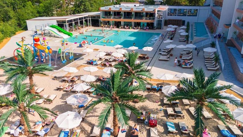 Hotel dla 3 osób, z widok i basen dla dzieci oraz ogród i basen w Primorsko