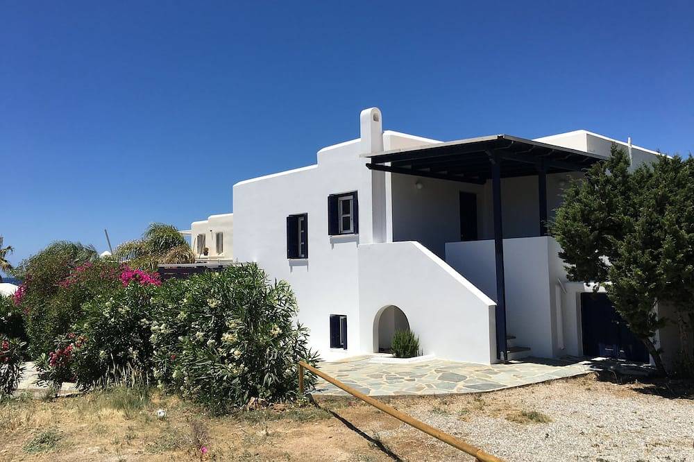 Votsalo Familienhaus mit 2 B / R, privatem Garten, neben dem Strand in Kastraki (Naxos), Naxos
