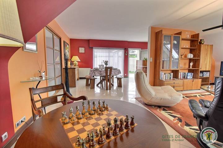 Gîte pour 5 personnes, avec terrasse et jardin à Étables-sur-Mer - 2