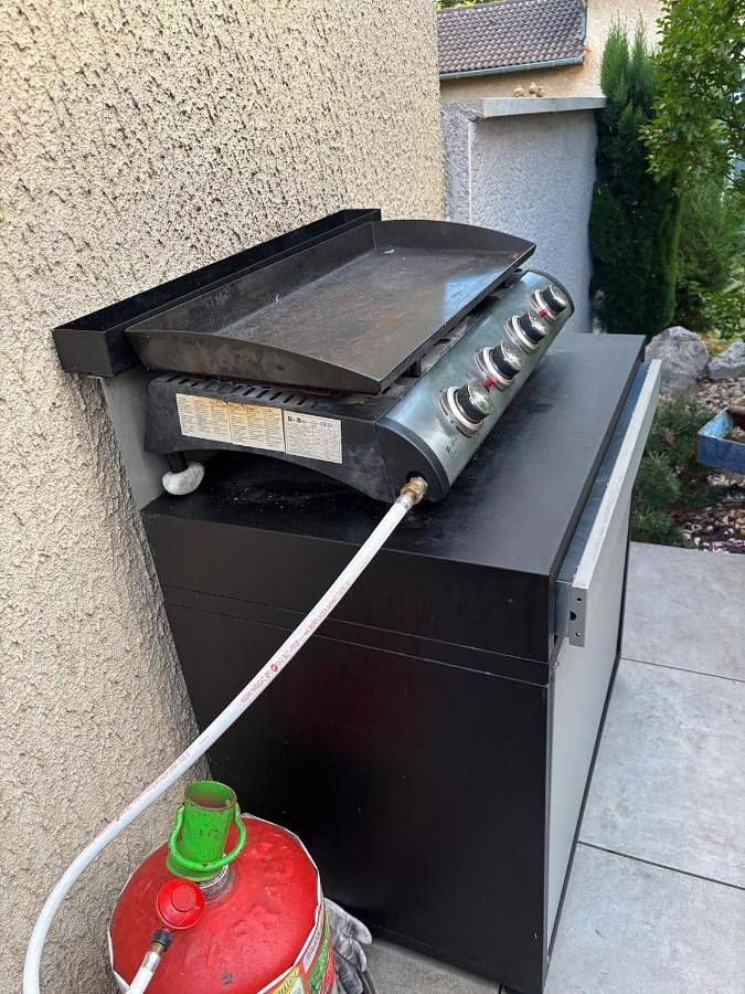 Location de vacances pour 11 personnes, avec jardin ainsi que piscine et terrasse, animaux acceptés à Saint-Laurent-de-Mure - 3