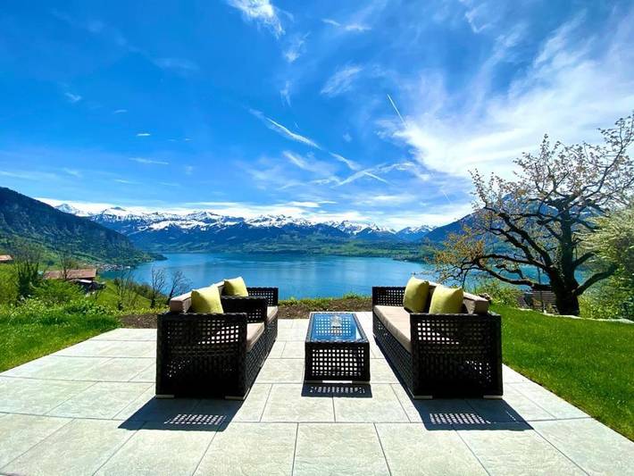 Ferienwohnung für 4 Personen, mit Whirlpool und Terrasse sowie Garten und Pool