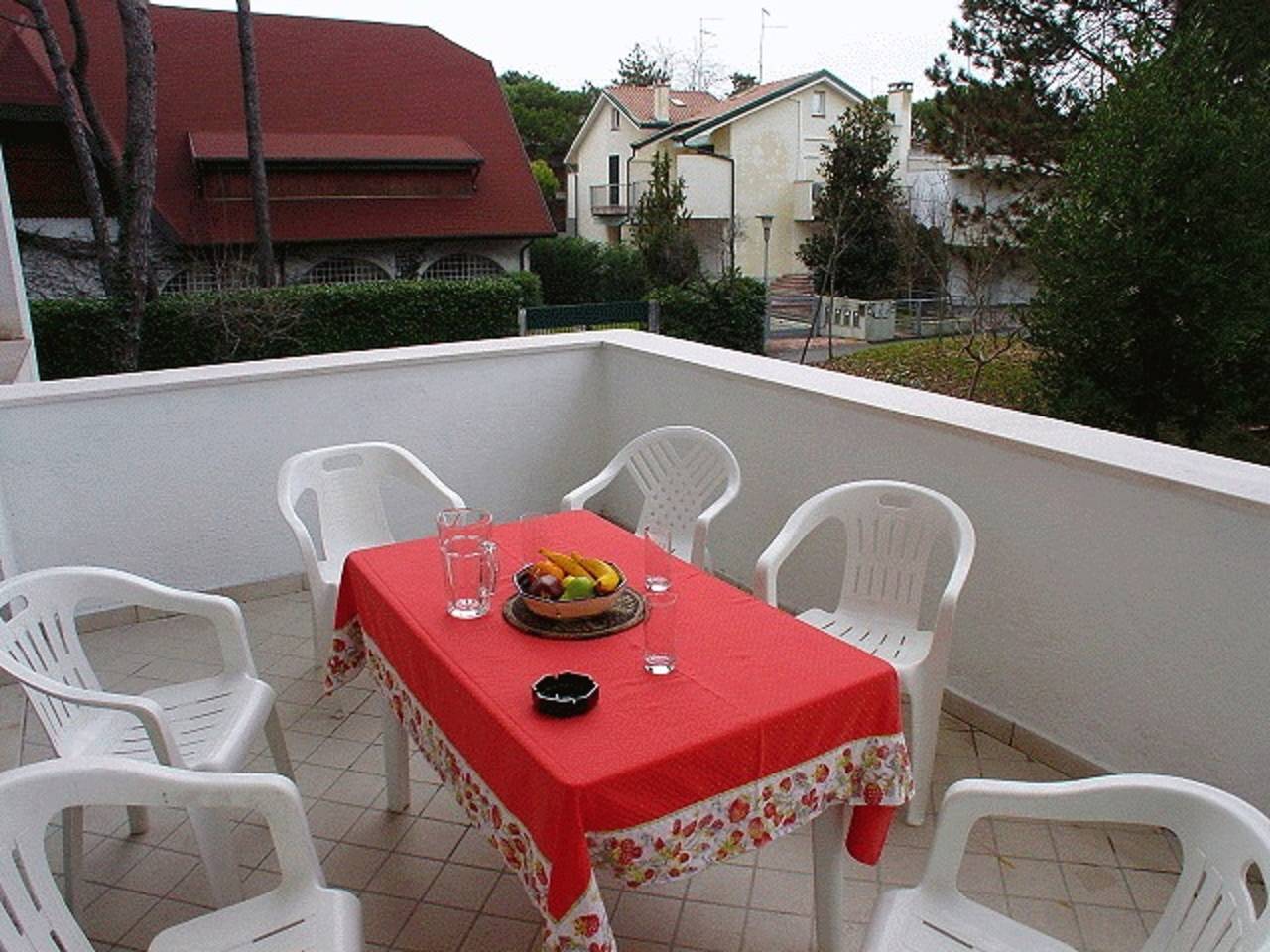 Schöne und gemütliche Villa mit Terrasse und Garten in Lignano Pineta, Lignano Sabbiadoro