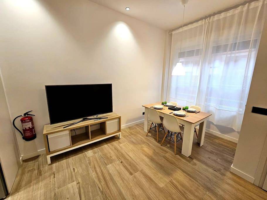 Apartamento entero, Two-Bedroom Apartment in Pamplona, Provincia de Navarra