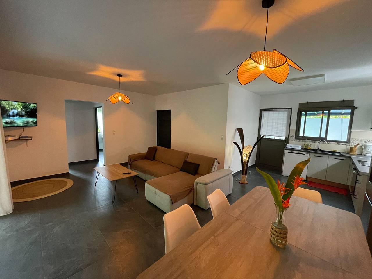 Villa Hibiscus à Saint-Philippe: Élégance tropicale, 2 chambres, spa privatif et cuisine équipée in Saint-Philippe, Île de la Réunion