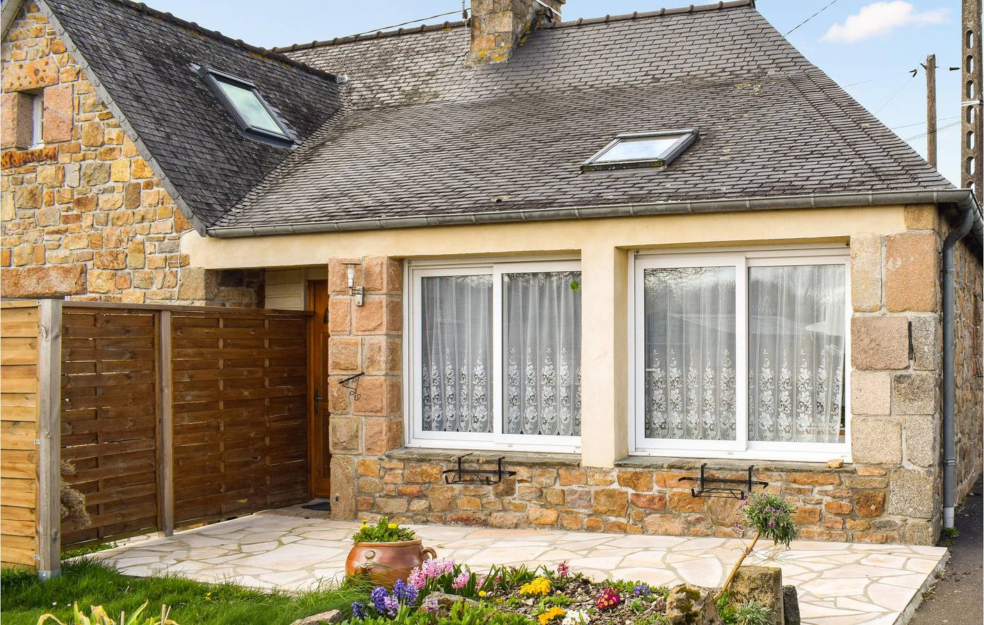 Maison De Vacances pour 2 Personnes dans Quemperven, Bretagne