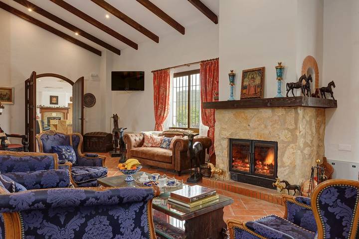 Chalet para 34 personas, con sauna además de jardín y terraza en Cuenca Minera - 3