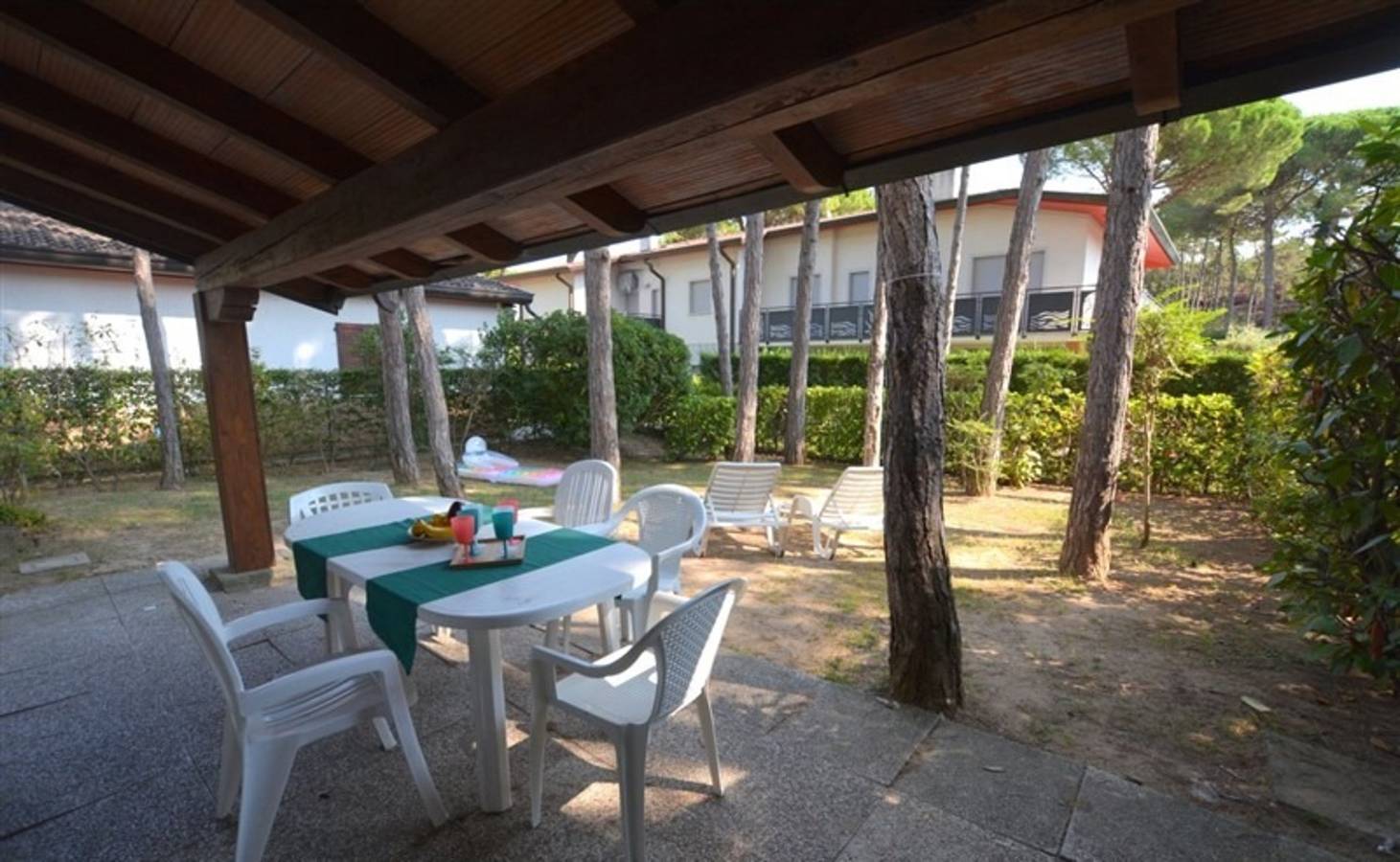 Privates eingezäuntes Gartenhaus in der Nähe des Strandes in Lignano Riviera, Lignano Sabbiadoro