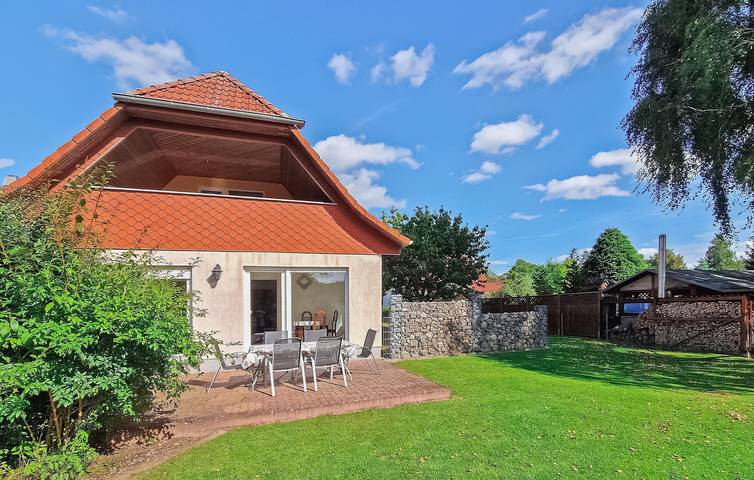 Ferienwohnung für 5 Personen, mit Terrasse und Seeblick in Godendorf