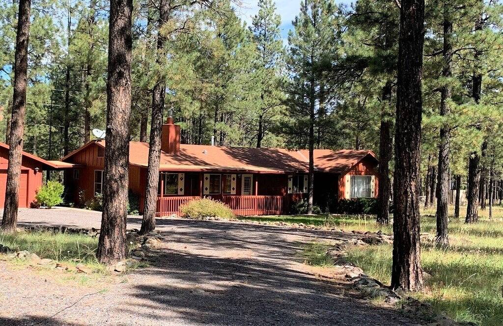 Wahsab Lodge in the Pines in Greer, Apache County