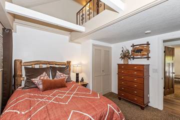 Cottage for 16 Guests in Moonridge, Big Bear Lake, Picture 1