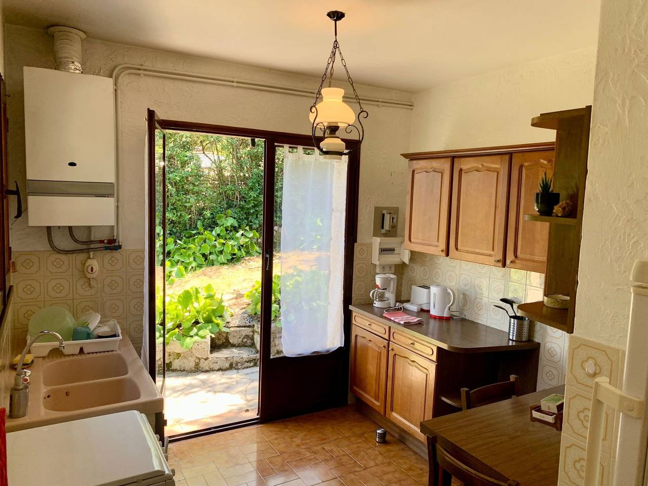 Steinhaus Garten und Blick auf die Berge in Cipières, Cannes region