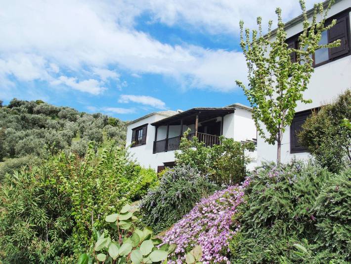 Ferienhaus für 8 Personen, mit Meerblick und Balkon/Terrasse sowie Garten und Ausblick am Pilion