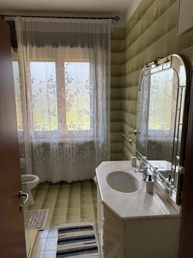 Ferienhaus für 4 Personen, mit Balkon und Terrasse sowie Garten und Ausblick in Monzambano - 2