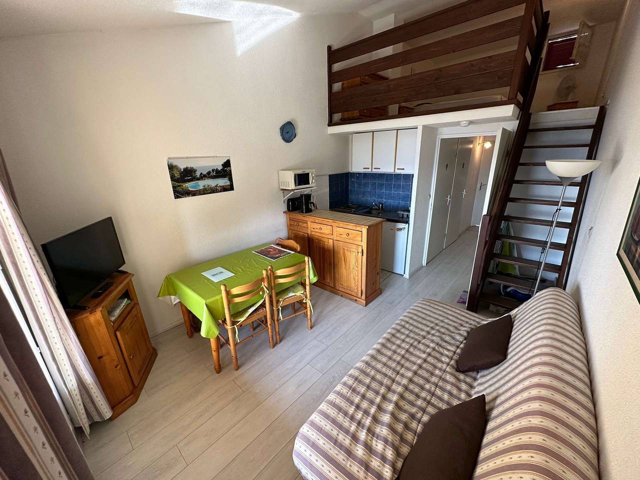 Apartamento vacacional entero, Vue mer, résidence avec piscine, tennis, parc pour enfants in Saint-Mandrier-sur-Mer, Region de Toulon