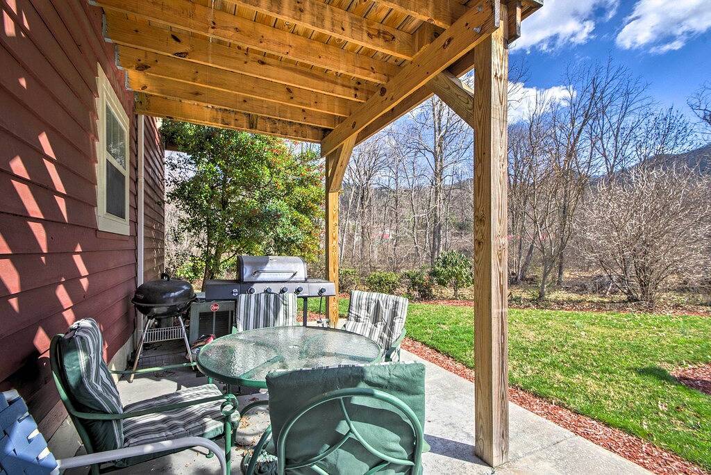 Ganze Wohnung, Central Damascus Apt w / Views, zu Fuß zu Geschäften + Parks! in Damascus, Washington County (VA)