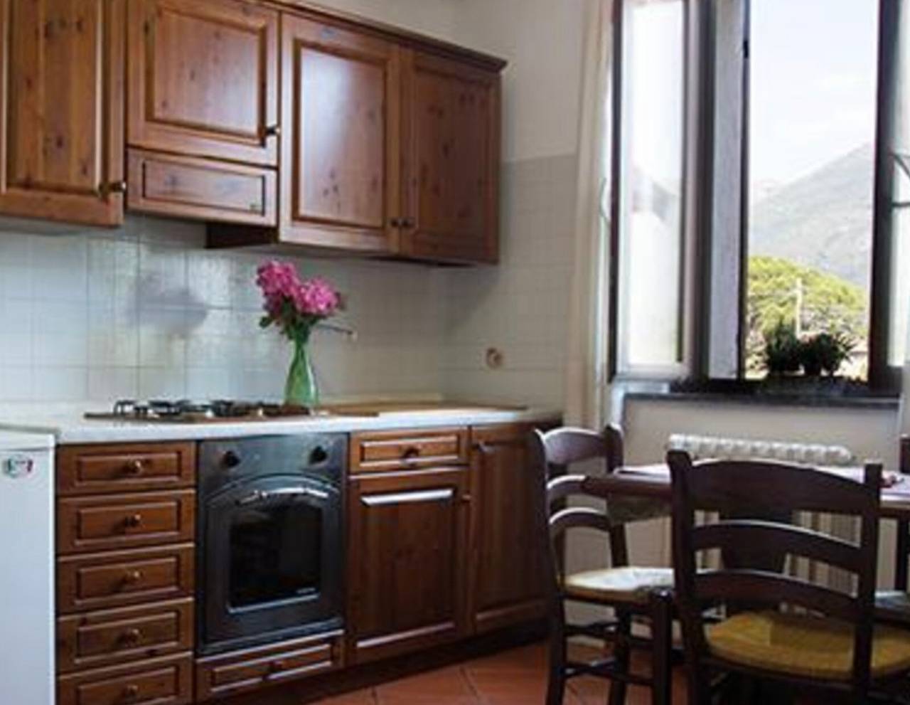 Entire apartment, Apartment 'Azalea' with Shared Pool, Shared Garden and Wi-Fi in Campochiesa, Albenga