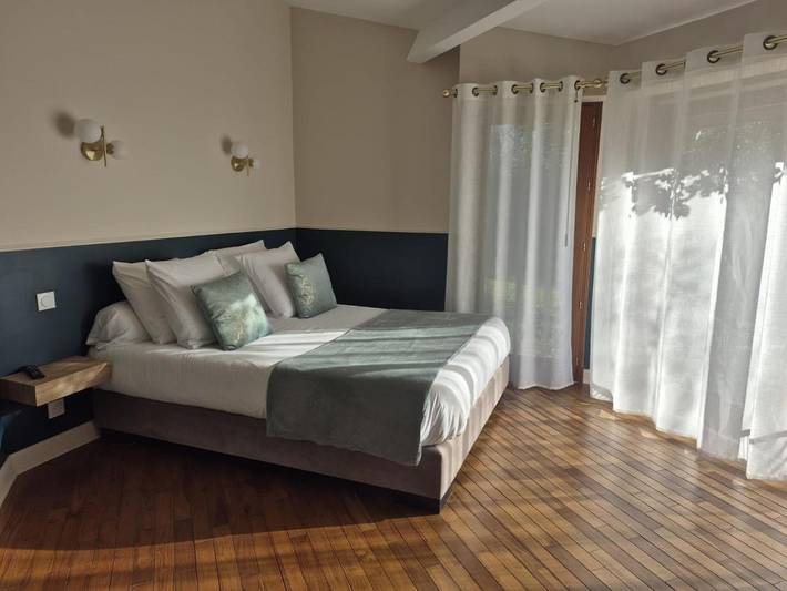 Location de vacances pour 2 personnes, avec vue et piscine ainsi que terrasse et jardin à Gabarret - 2