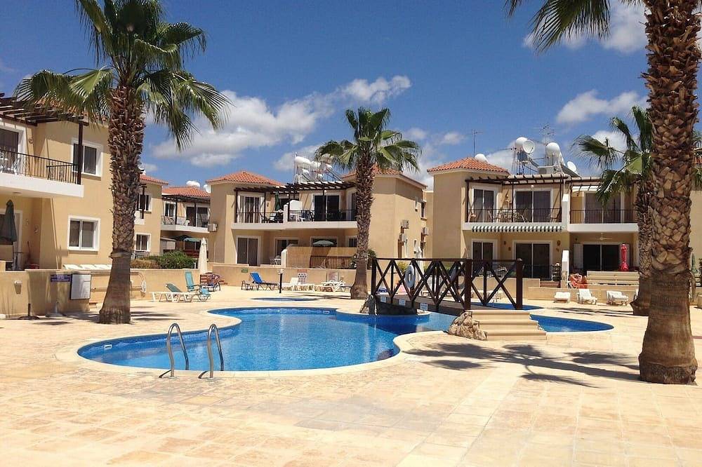 Appartement entier, Sirena Sunrise, Cute Pool, Wifi gratuit, 15 min à pied de la plage ou du centre commercial in Paphos (ville), Chypre du Sud