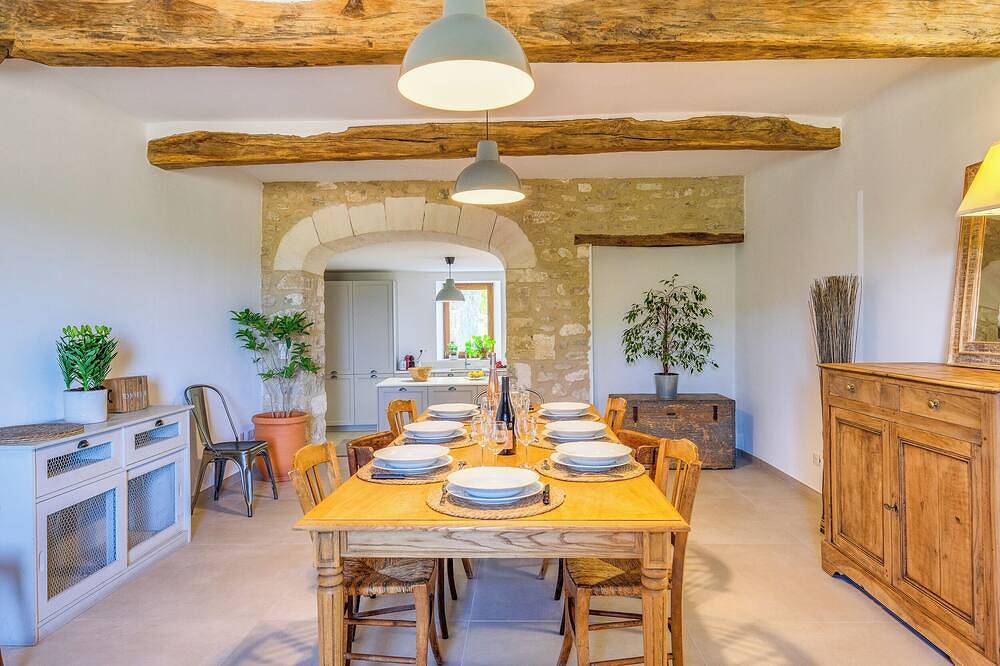 Mas style house in Bonnieux, Luberon, spectacular view, calm, heated pool in Bonnieux, Parc naturel régional du Luberon