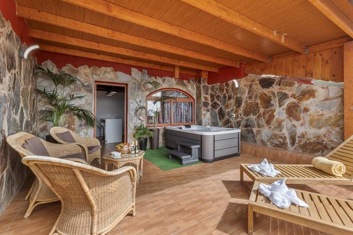 Gîte pour 4 personnes, avec jacuzzi et balcon, animaux acceptés à La Lajita - 3