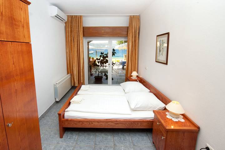 Apartament wakacyjny dla 4 osób, z balkon/ taras w Slatine