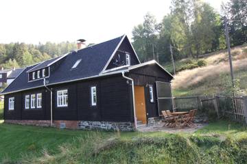 Ferienwohnung für 4 Personen, mit Terrasse und Garten, kinderfreundlich in Klingenthal