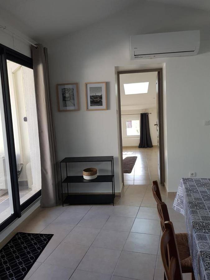 Gîte pour 6 personnes, avec terrasse et vue à Cabasse - 2