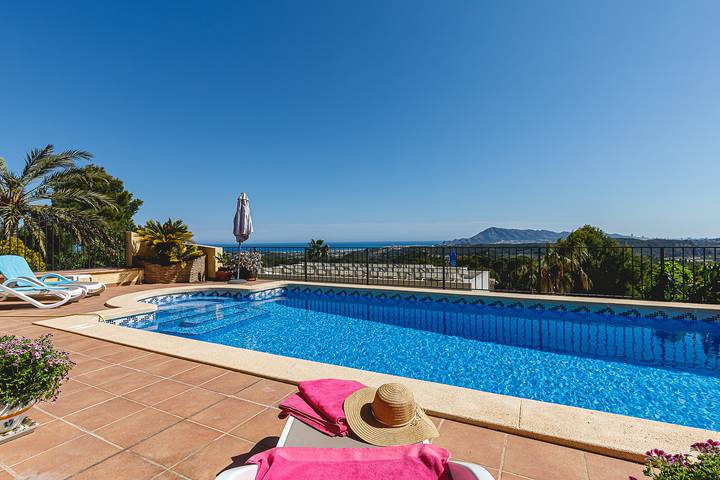 Casa de vacaciones para 6 personas, con piscina además de jardín y vistas al mar en Marina Baja - 3