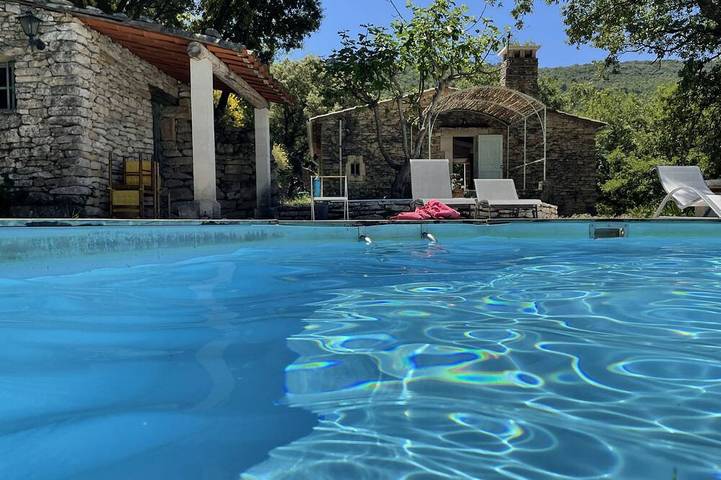 Maison de vacances pour 6 personnes, avec balcon et jardin à Bonnieux