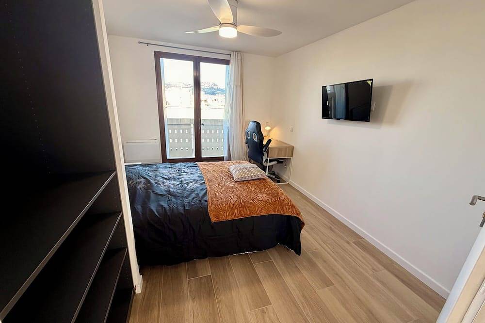 Appartement entier, Appartement haute de gamme 4 chambres avec grand balcon in Toulon, Côte méditerranéenne (France)