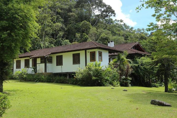 Casas e apartamentos de temporada para 10 pessoas, com jardim e vista e ainda vista para o lago and sauna, adaptado a crianças em Nova Friburgo