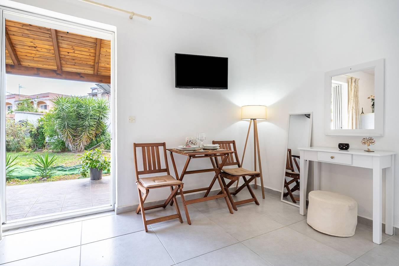 Helt studio, Studio Apartment 'Christi's Apartment' with Shared Garden, Wi-Fi and Air Conditioning in Korfu