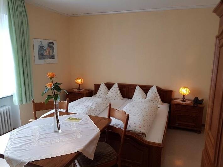 Ferienhaus für 2 Personen, mit Terrasse und Ausblick sowie Garten, mit Haustier in Mittenaar