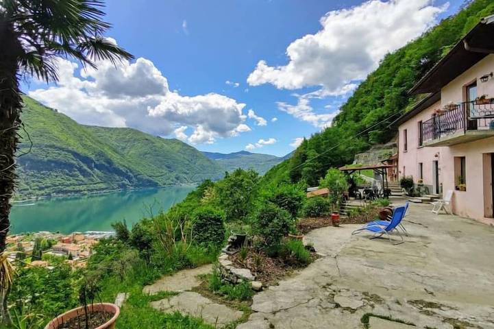 Ferienhaus für 5 Personen, mit Garten und Pool sowie Terrasse in Gemeinde Porlezza