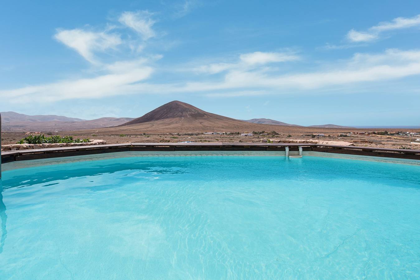 Villa "La Vista de Tefía" com vista para a montanha, piscina, Wi-Fi, terraço e jardim in Tefía, Fuerteventura