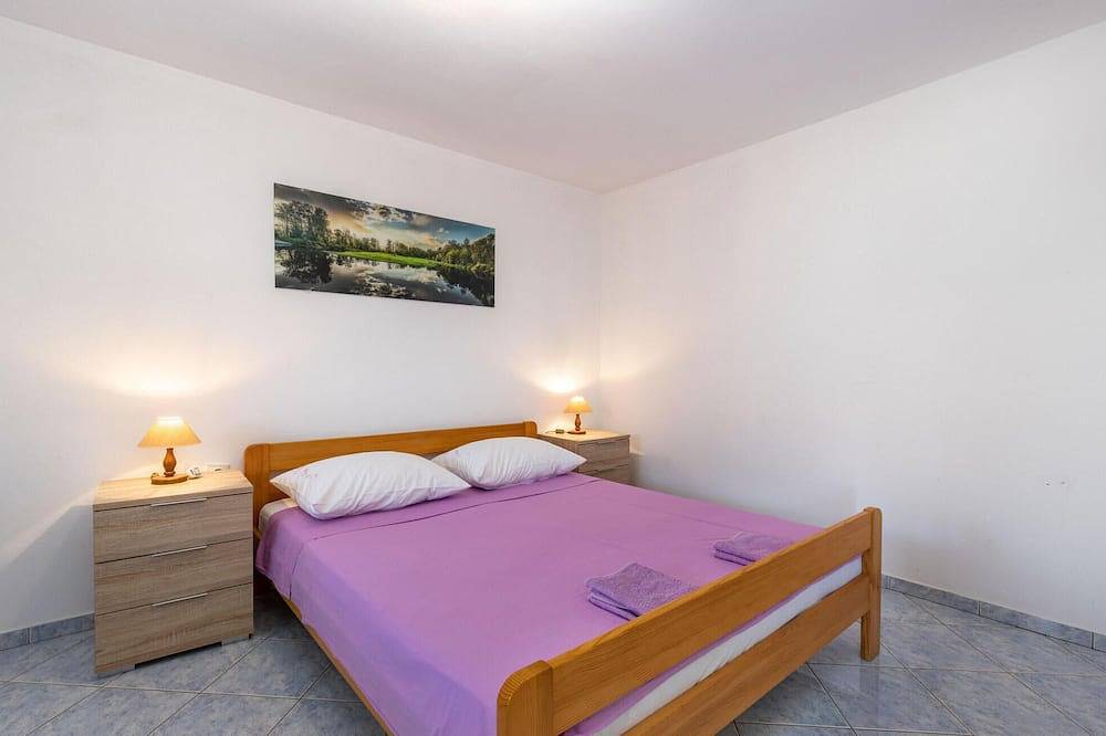 Schönes Haus in Klenovica mit Wlan in Klenovica, Primorje-Gorski Kotar