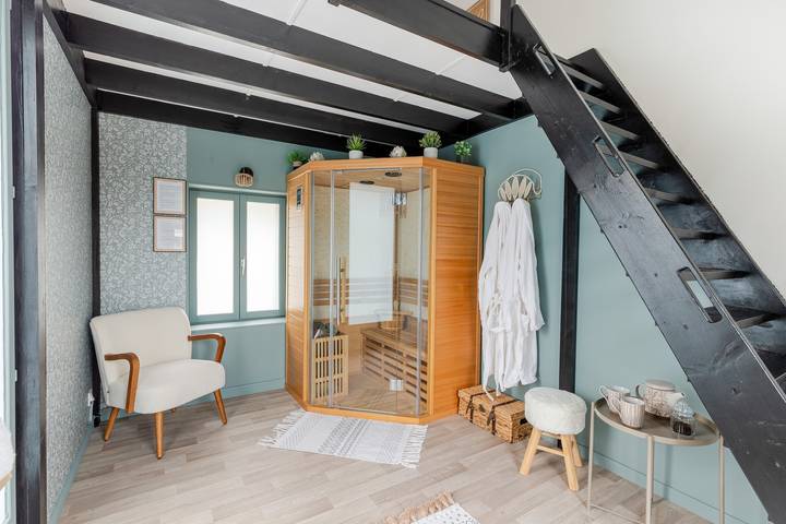 Maison de vacances pour 4 personnes, avec sauna et jacuzzi ainsi que terrasse et jardin à Saint-Méloir-des-Ondes