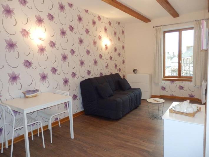 Gîte pour 2 personnes, avec terrasse et vue à Marcenat - 3
