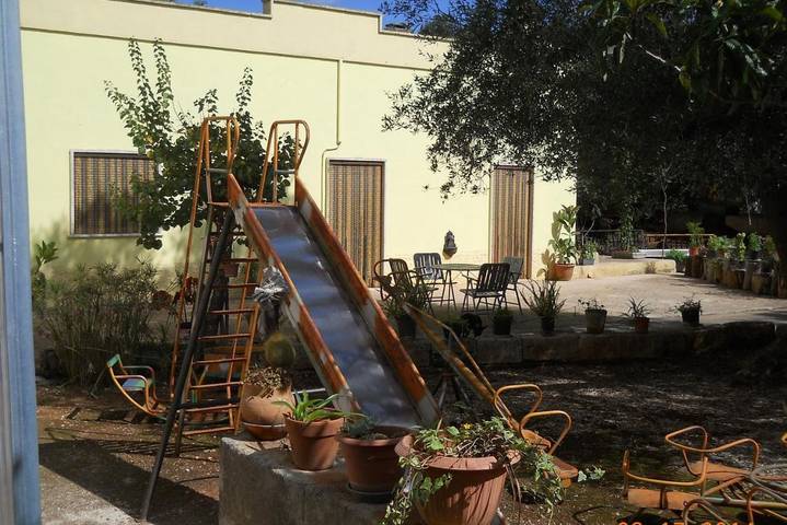 Agriturismo per 5 persone, con Terrazza e Giardino nonché Piscina e Panorama a Francavilla Fontana