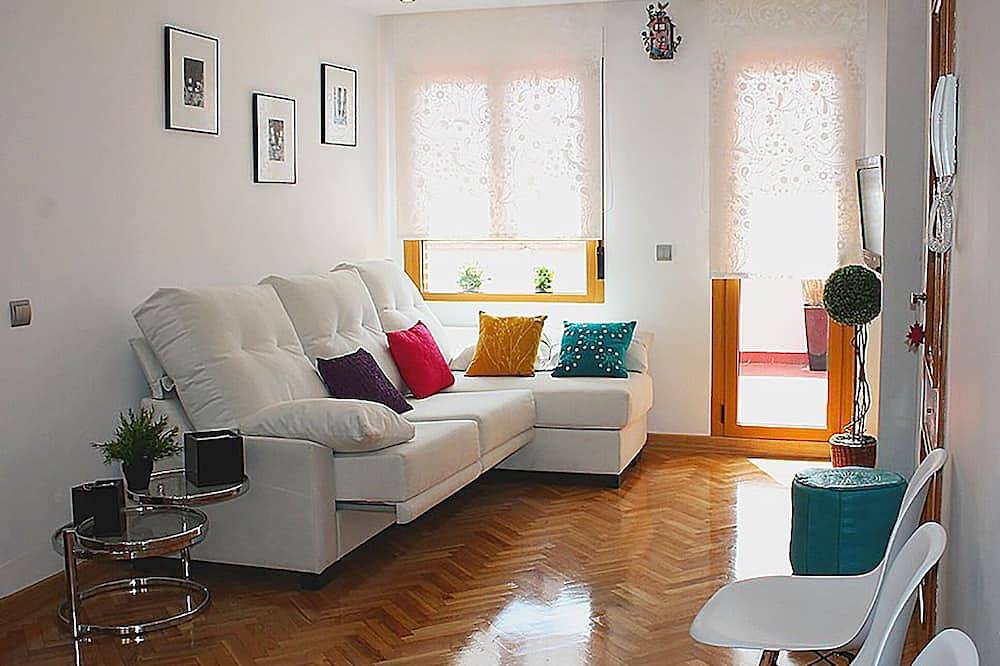Entire apartment, Penthouse center with large terrace, renovated and sunny. Wifi - License in Valladolid, Valladolid Province