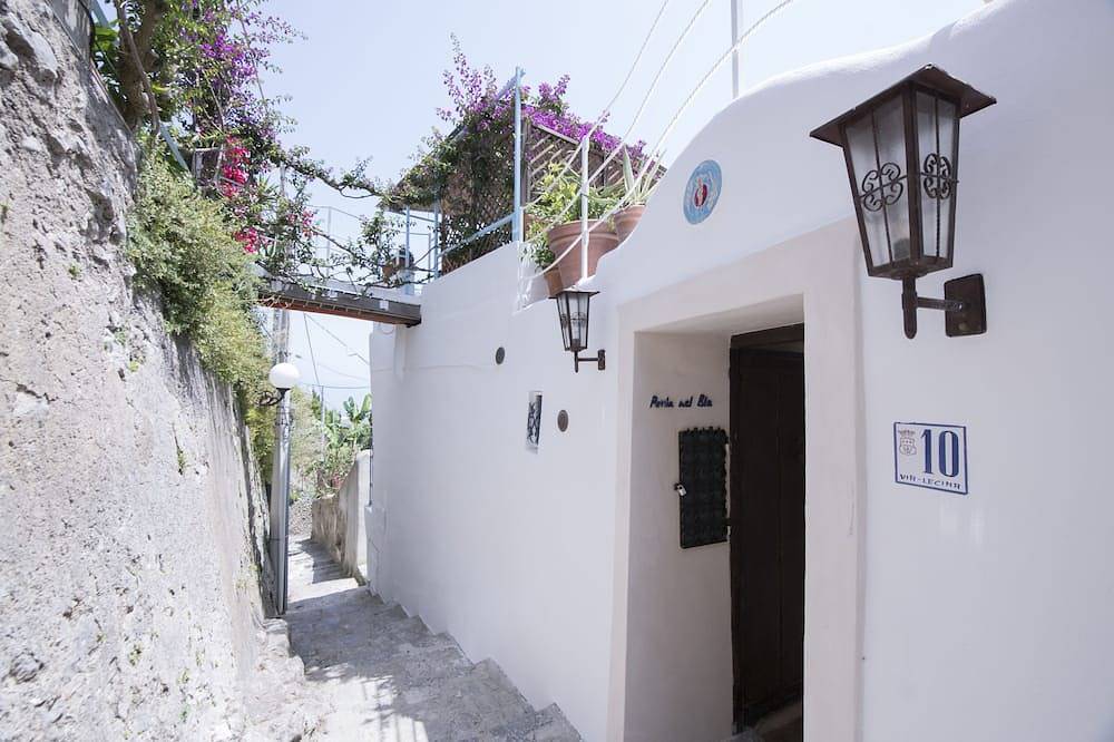 Incredible location in  Amalfi Coast, with amazing view to detox body and soul in Conca dei Marini, Sorrento Coast