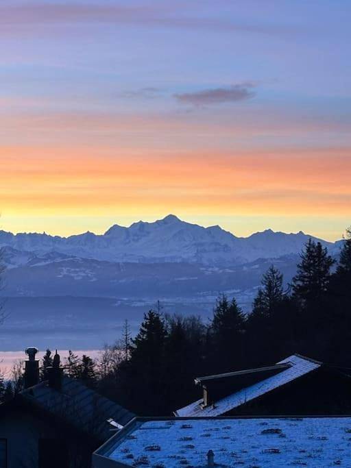 Gîte pour 5 personnes, avec jardin ainsi que vue sur le lac et vue à Saint-Cergue