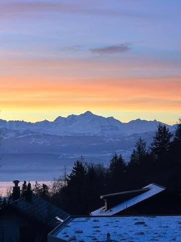 Gîte pour 5 personnes, avec vue ainsi que vue sur le lac et jardin à Saint-Cergue
