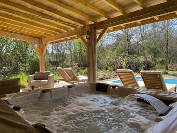 Gîte pour 2 personnes, avec terrasse et jardin ainsi que jacuzzi et piscine, animaux acceptés dans Meurthe-et-Moselle