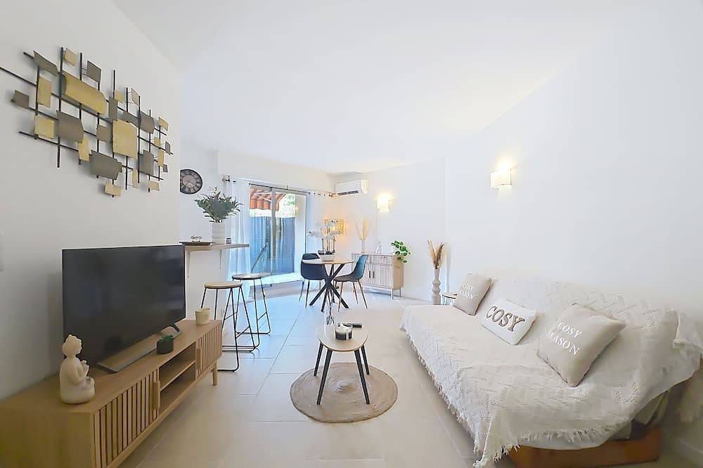 Appartement entier, Le petit cocon de Golfe Juan !! Chic et calme. Port, plage & douceur de vivre. in Golfe-Juan, Vallauris