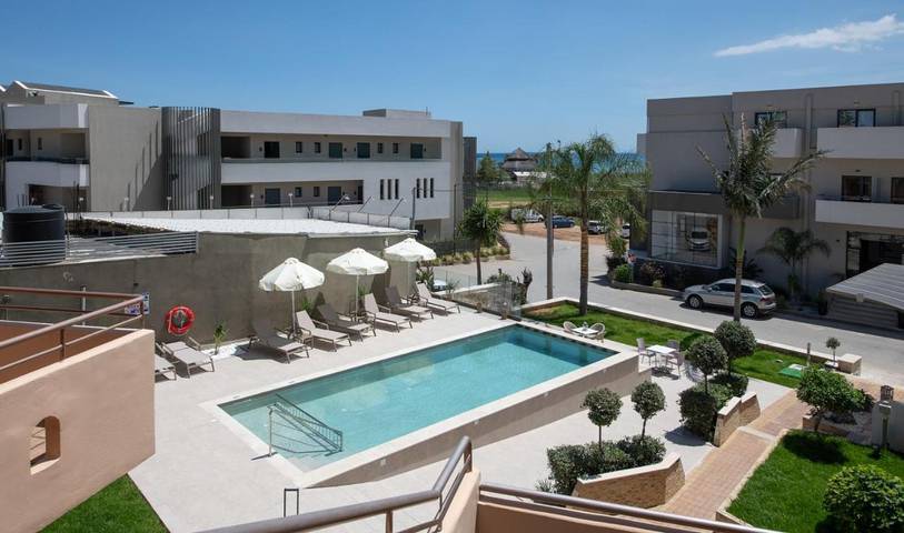 Location de vacances pour 4 personnes, avec vue ainsi que piscine et jardin dans Georgioupoli - 3