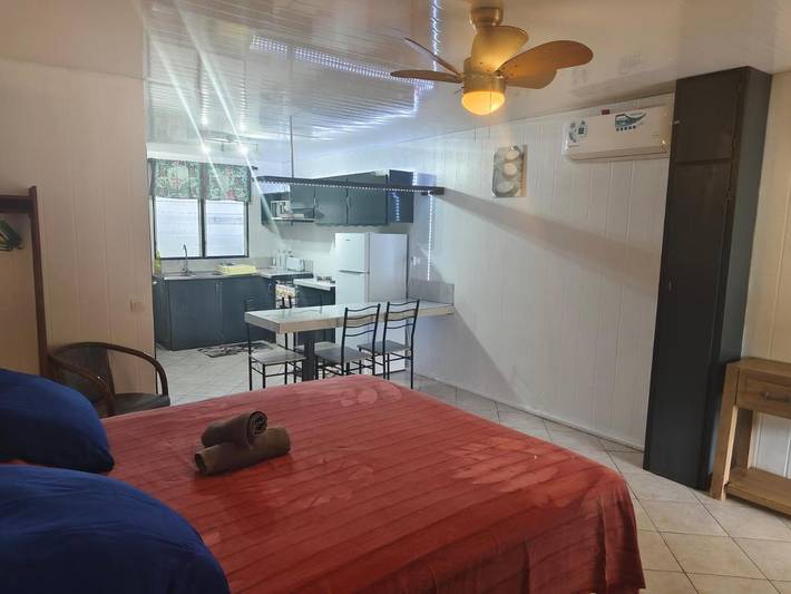 Gîte pour 2 personnes, avec terrasse et jardin dans Huahine - 4